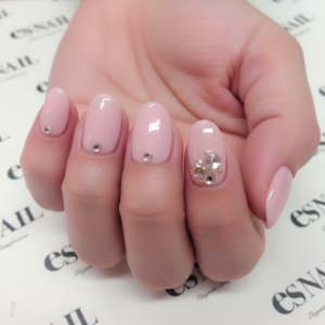 كريستال صغير للظفر الواحد